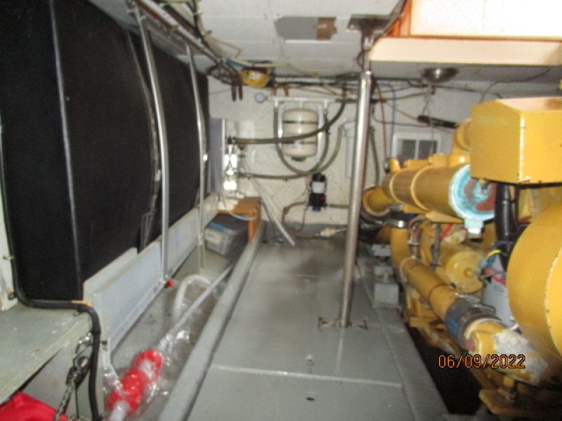 38' Marine Trader engine room starboard aft