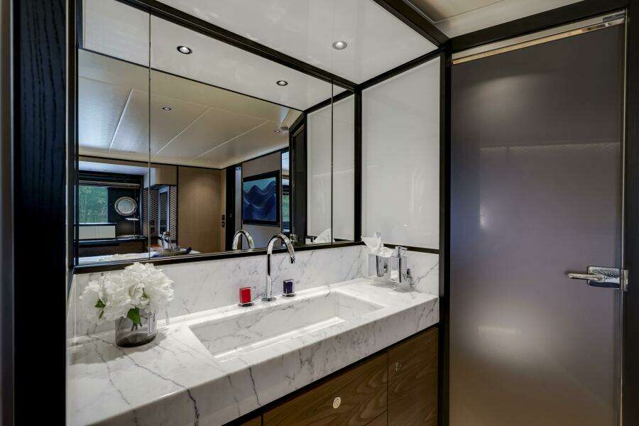 75ft Absolute Yacht For Sale