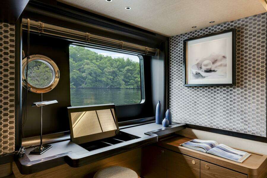 75ft Absolute Yacht For Sale