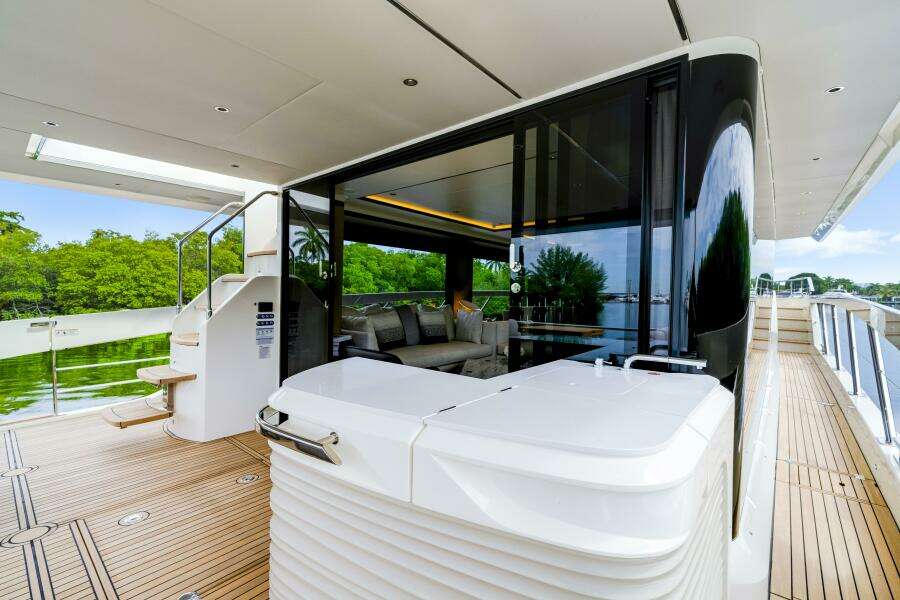 75ft Absolute Yacht For Sale