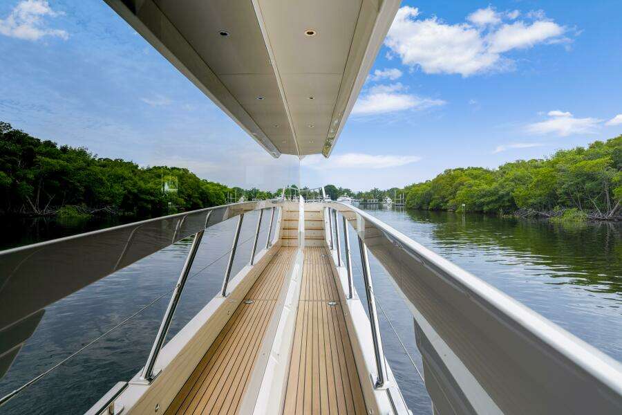 75ft Absolute Yacht For Sale