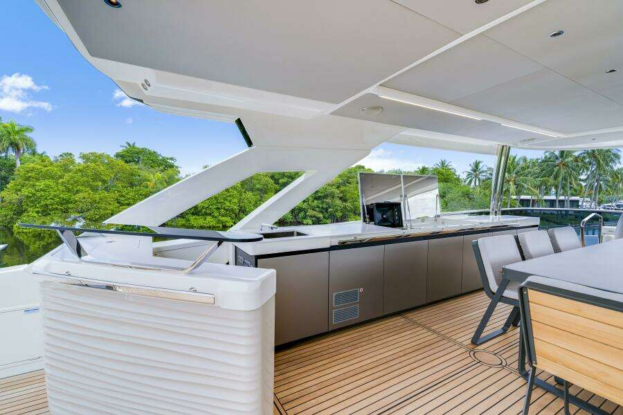 75ft Absolute Yacht For Sale
