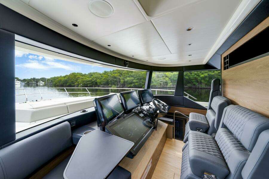75ft Absolute Yacht For Sale