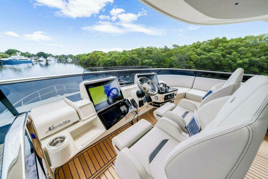 75ft Absolute Yacht For Sale