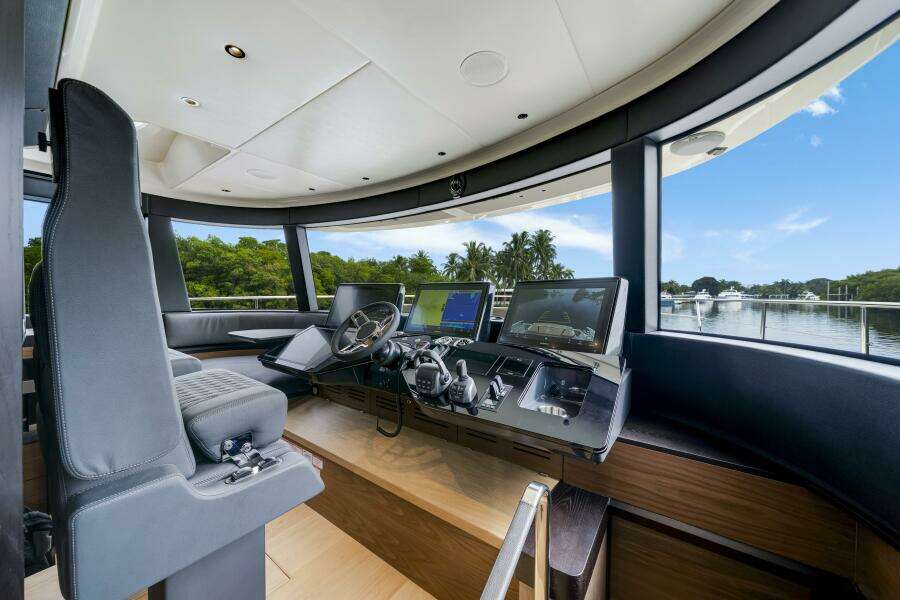 75ft Absolute Yacht For Sale