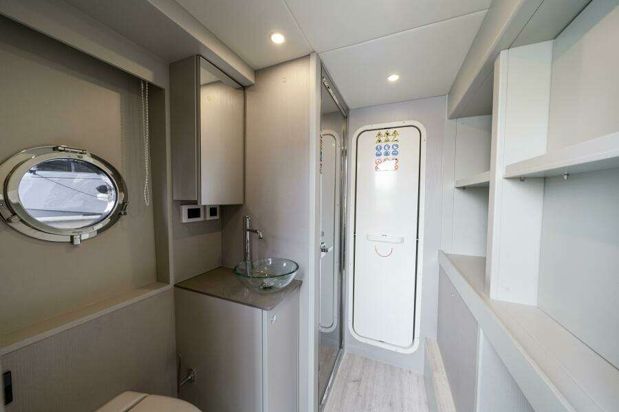75ft Absolute Yacht For Sale