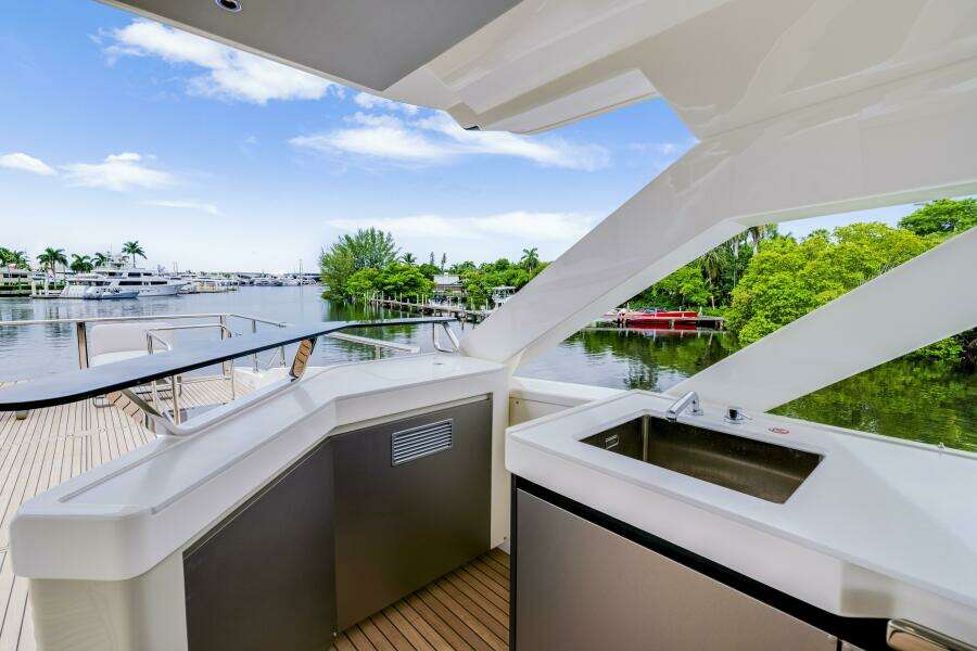 75ft Absolute Yacht For Sale