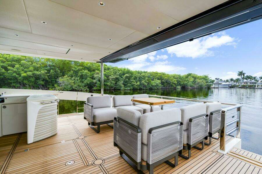 75ft Absolute Yacht For Sale