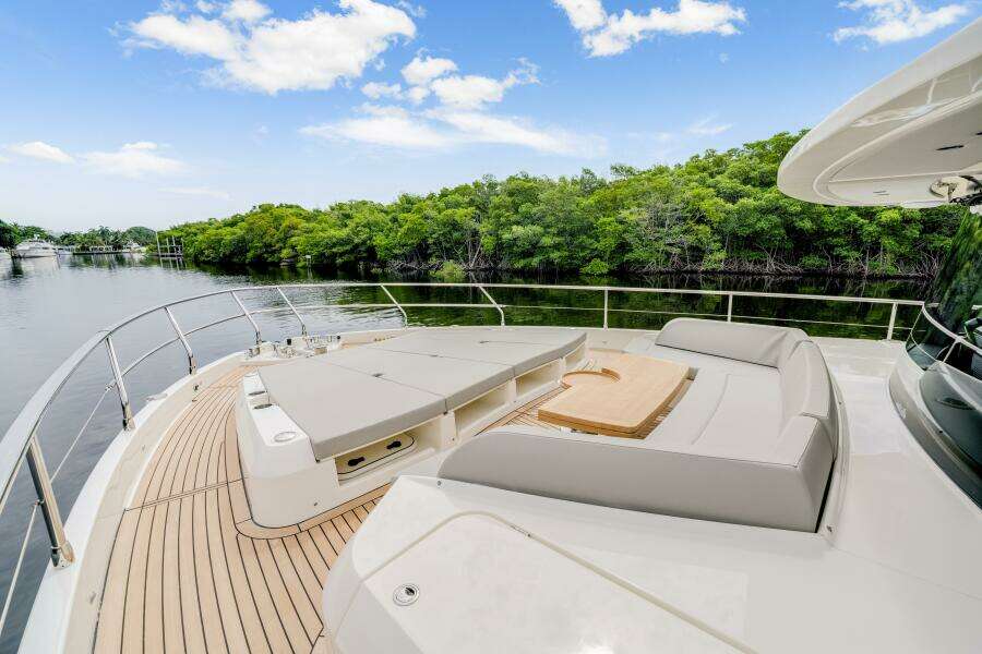 75ft Absolute Yacht For Sale