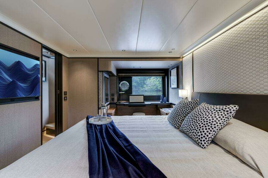 75ft Absolute Yacht For Sale