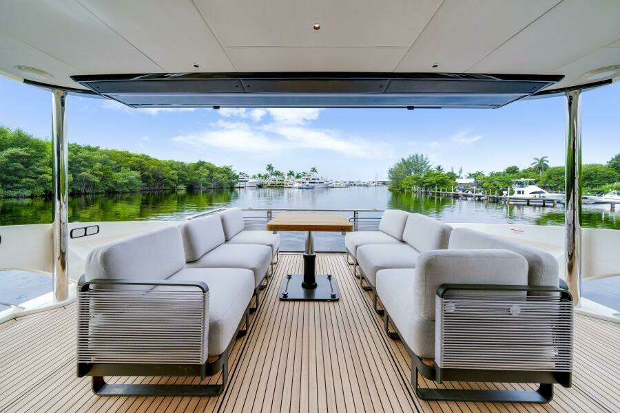 75ft Absolute Yacht For Sale