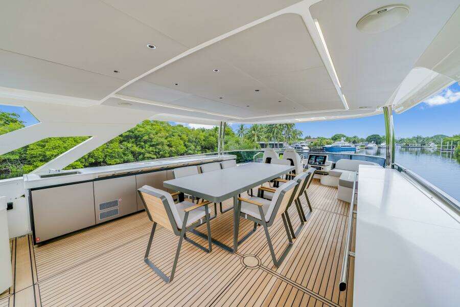 75ft Absolute Yacht For Sale