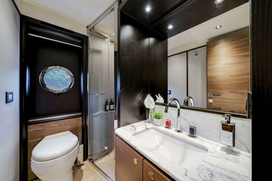 75ft Absolute Yacht For Sale