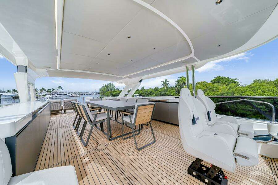75ft Absolute Yacht For Sale