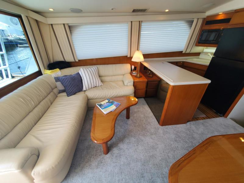 1999 Viking 47 - Steel Got It - Salon Seating