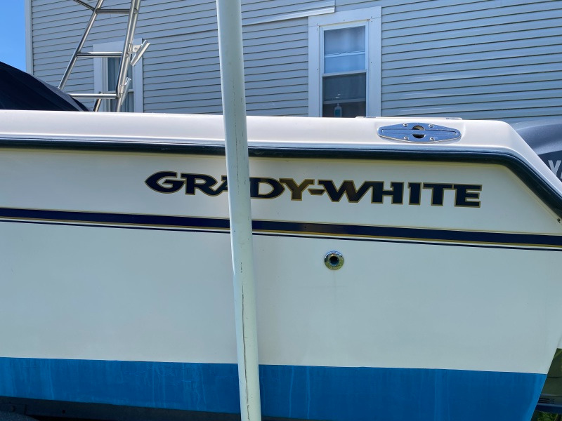 2002 Grady-White 265