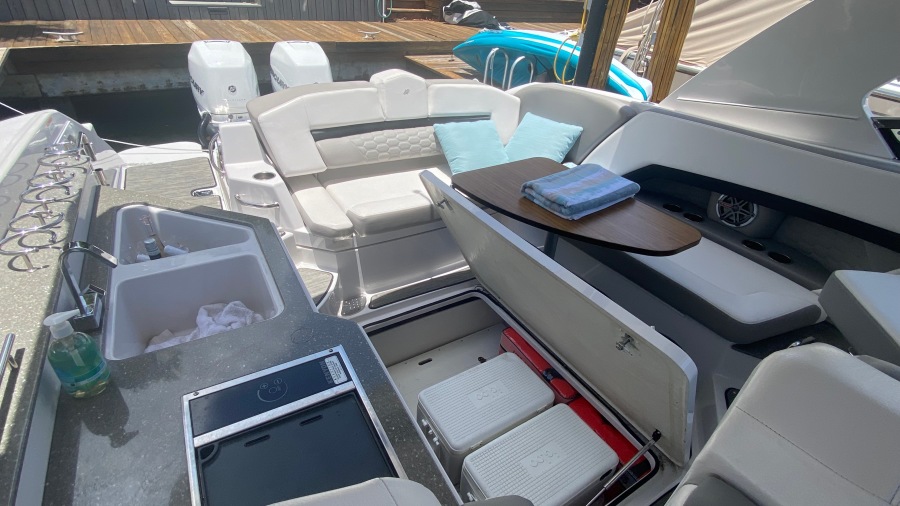 35' 2020 Four Winns H350