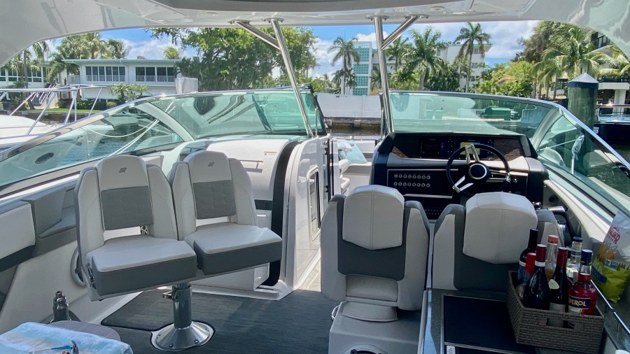 35' 2020 Four Winns H350