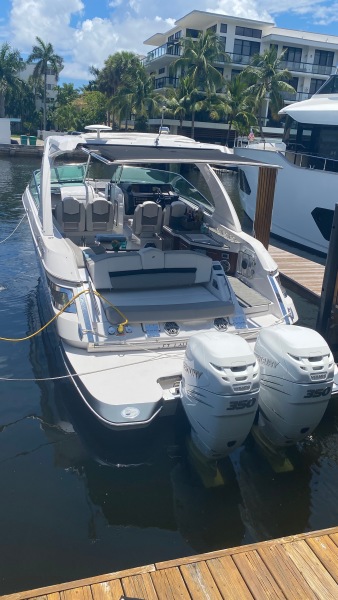 35' 2020 Four Winns H350
