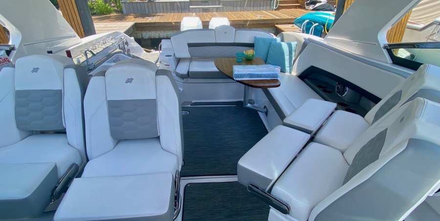 35' 2020 Four Winns H350