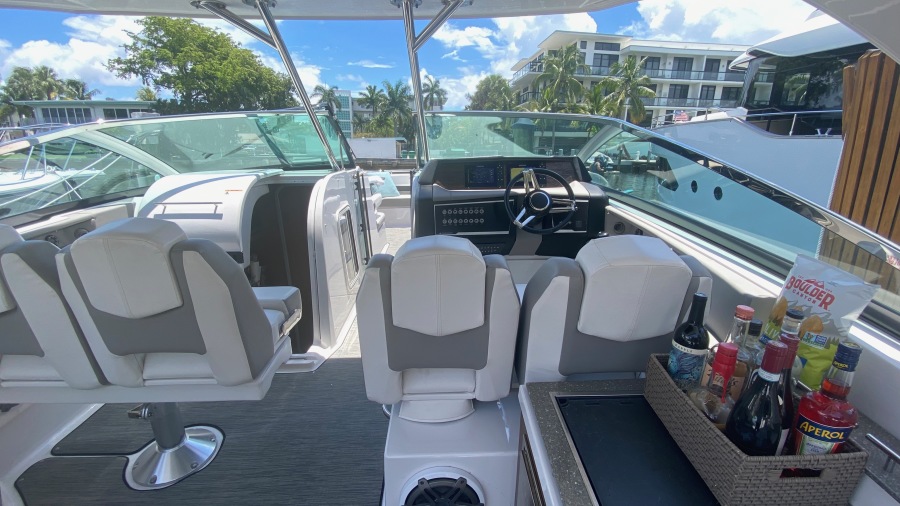 35' 2020 Four Winns H350