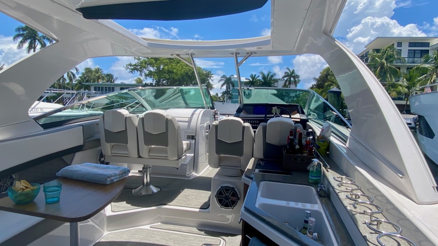 35' 2020 Four Winns H350