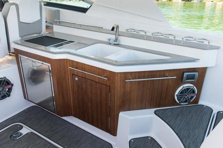 35' 2020 Four Winns H350