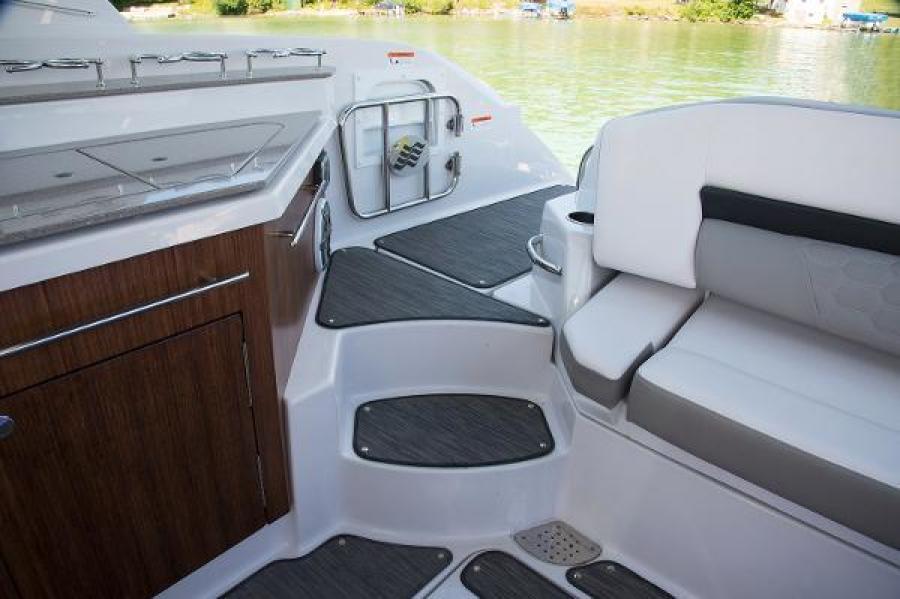 35' 2020 Four Winns H350