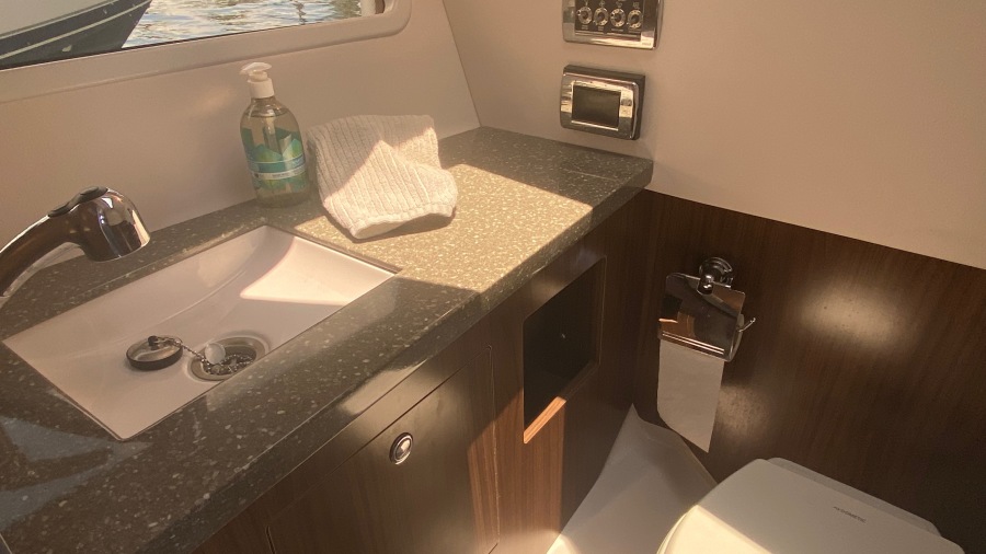 35' 2020 Four Winns H350