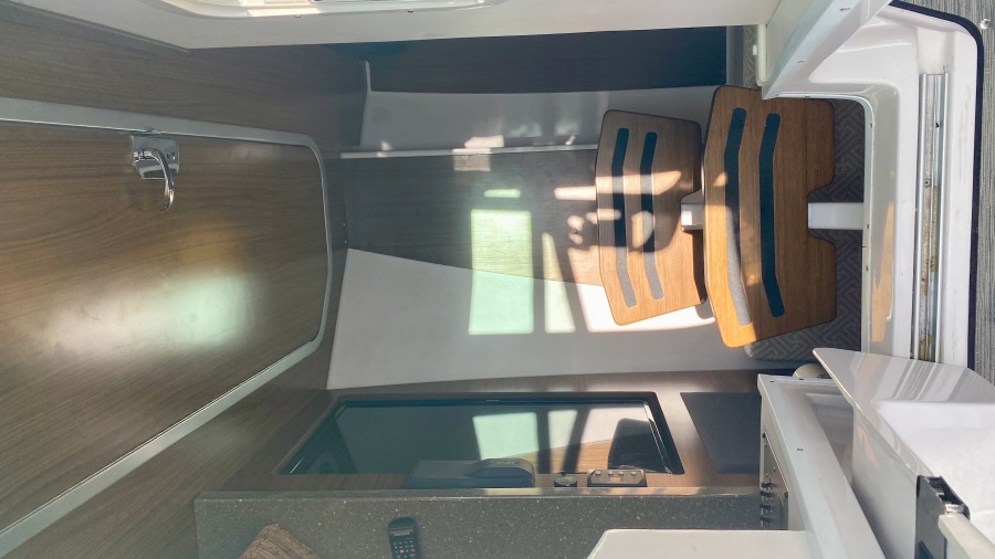 35' 2020 Four Winns H350