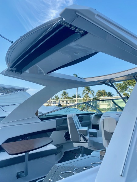 35' 2020 Four Winns H350