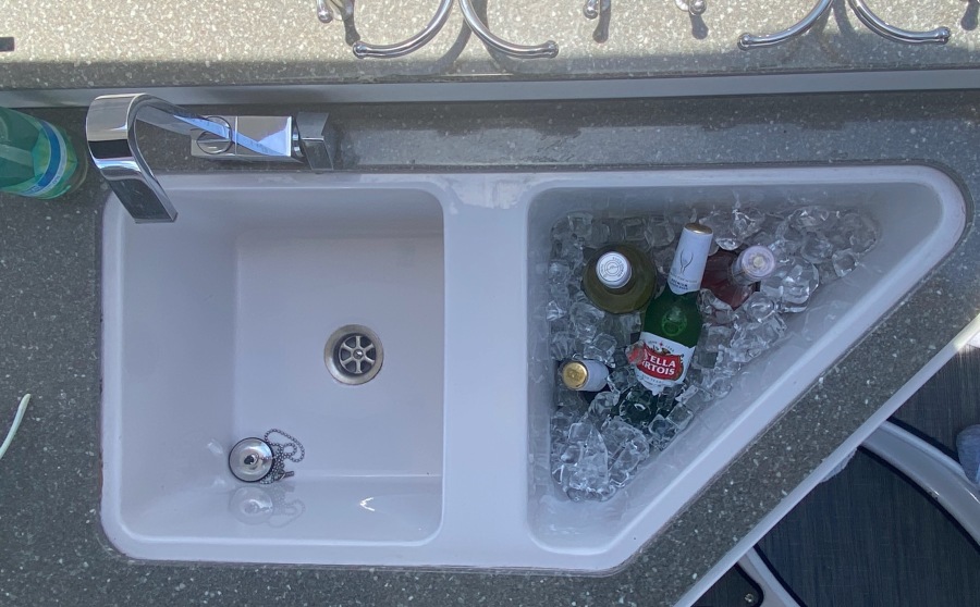 35' 2020 Four Winns H350