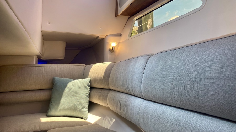 35' 2020 Four Winns H350