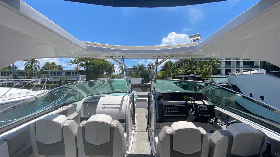 35' 2020 Four Winns H350