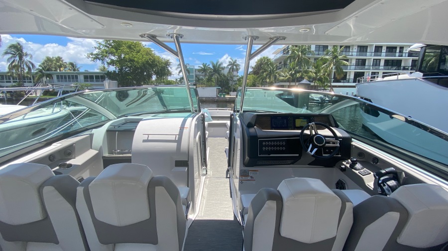 35' 2020 Four Winns H350