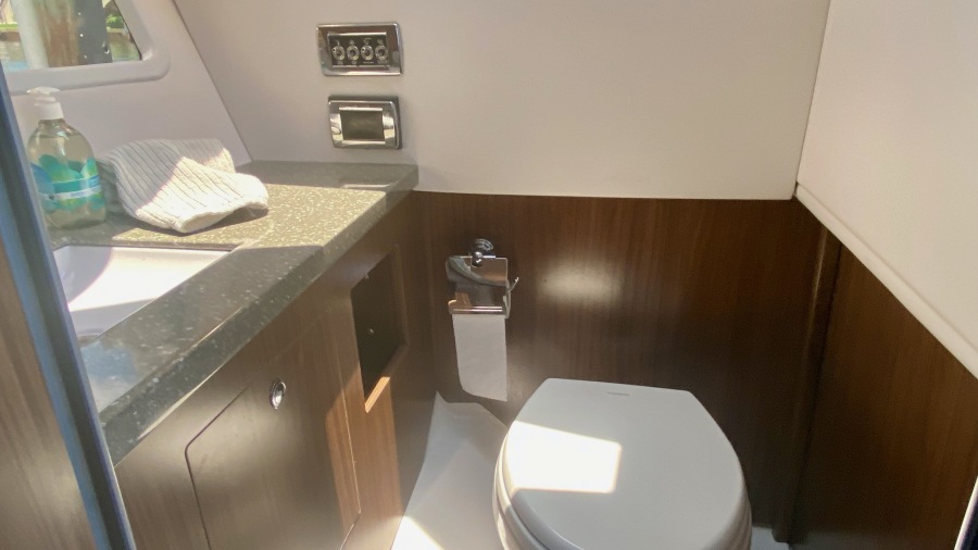 35' 2020 Four Winns H350