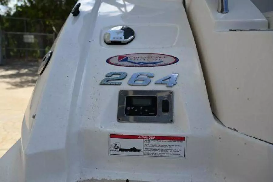 2008 Chaparral 264 Sunesta