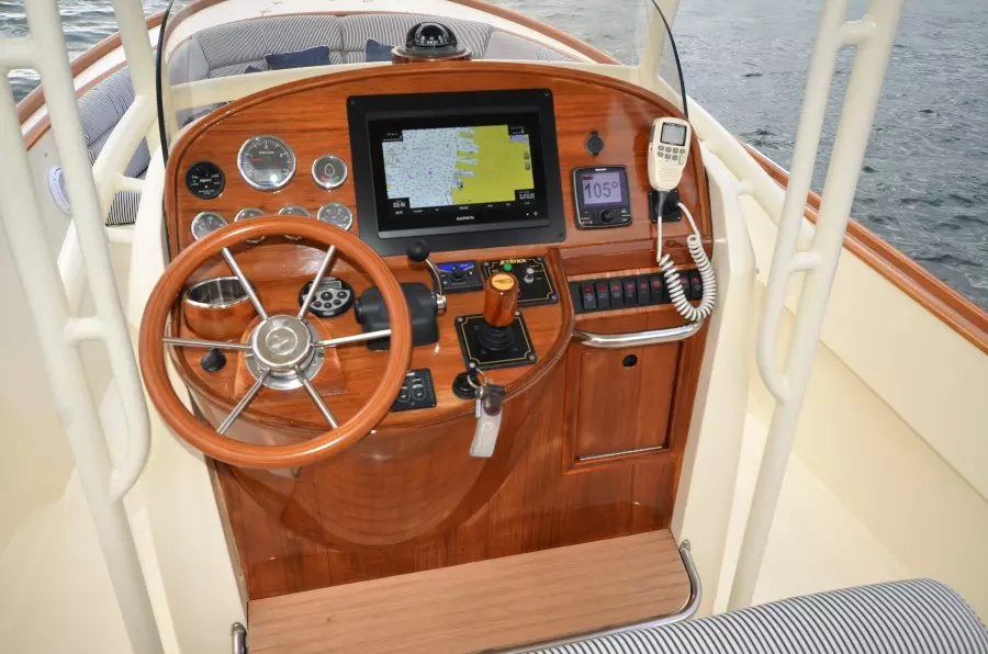 Helm Veneer