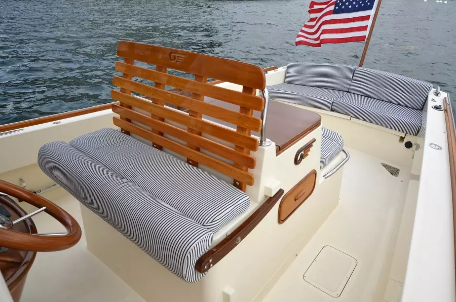 Helm Seat