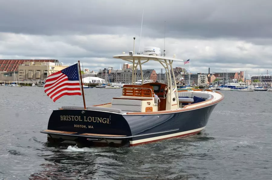 BRISTOL LOUNGE 29ft Hinckley Yacht For Sale