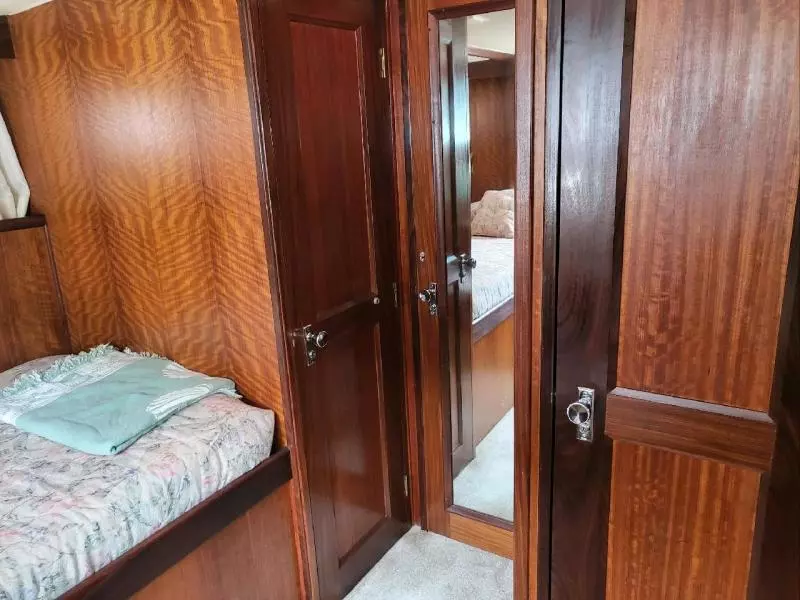 1973 Hatteras 48 Yacht Fish