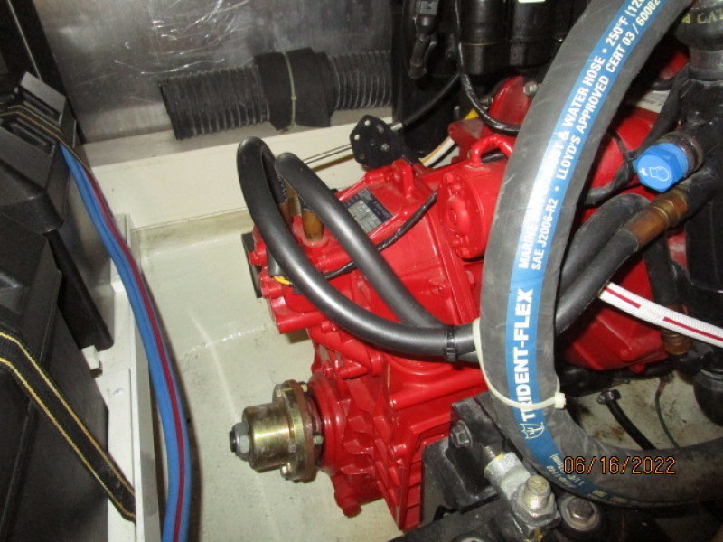 36' Carver starboard gearbox