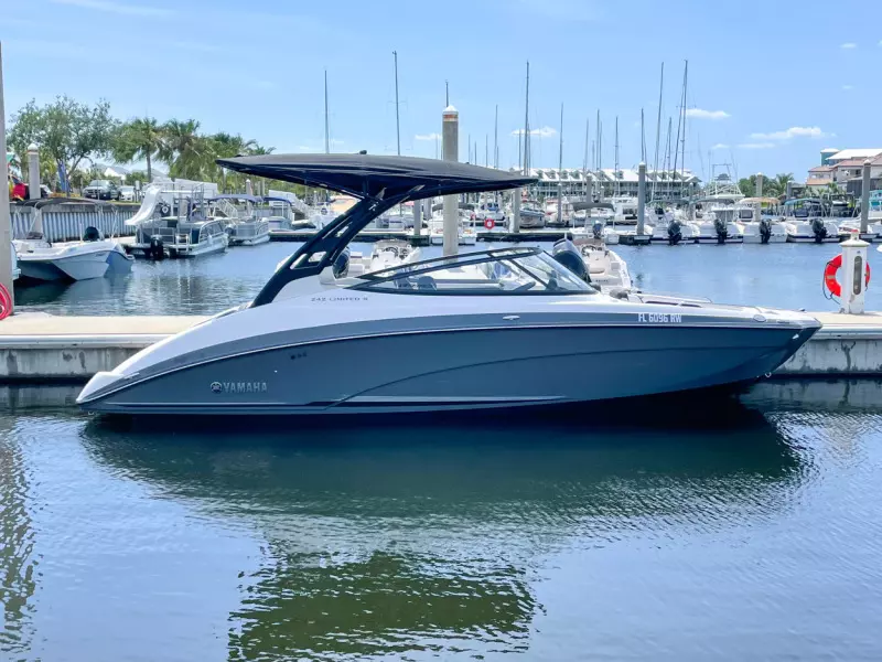 2019 Yamaha Boats 242 Limited S