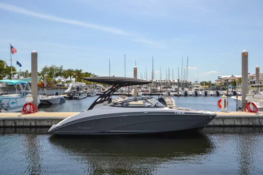 2019 Yamaha Boats 242 Limited S