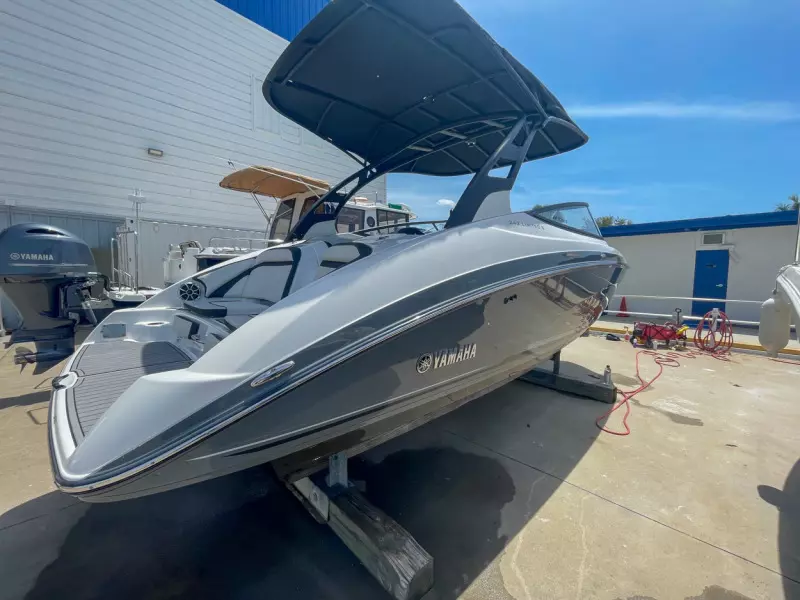 2019 Yamaha Boats 242 Limited S
