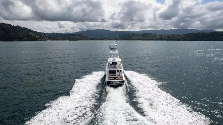 2022 Viking 58 Convertible - Aft Running