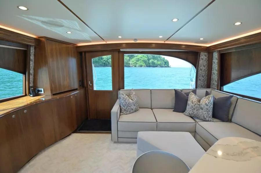 2022 Viking 58 Convertible - Salon