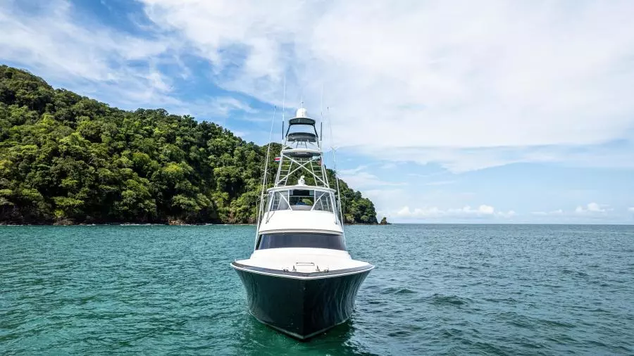 2022 Viking 58 Convertible - Bow View