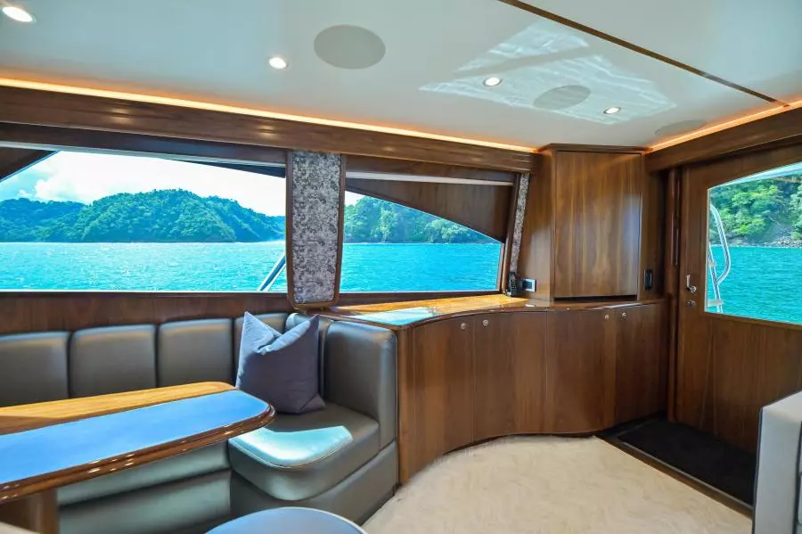 2022 Viking 58 Convertible - Dinette