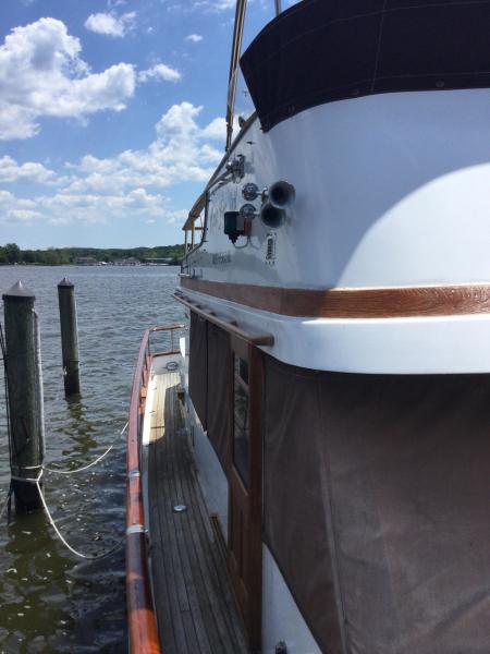 1982 Marine Trader 40 DC